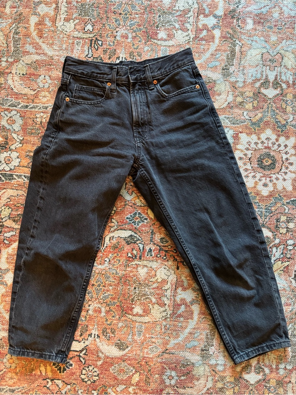 GAP Black Cropped Mom Jeans